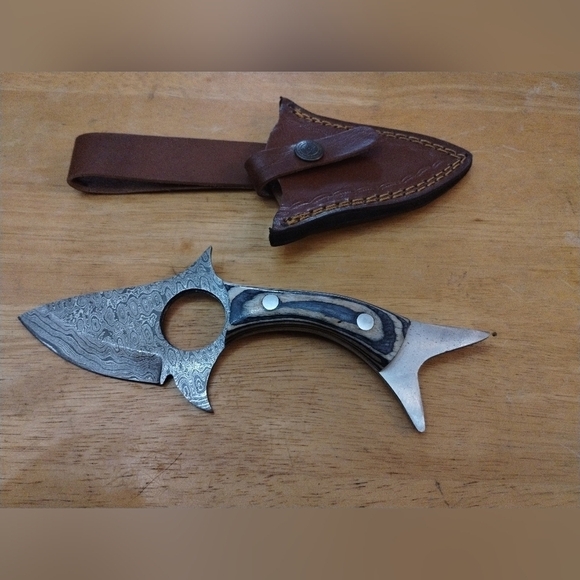 Damascus Other - New Damascus steel blade men's hunting knife with sheath